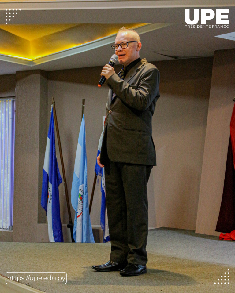 Acto de Bienvenida y Presentación de Autoridades Académicas: Carrera de Derecho 